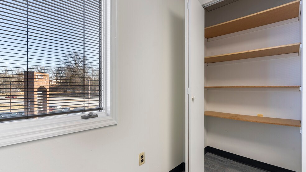More Photos Of 10903 Indian Head Hwy, Fort Washington Office For Sale