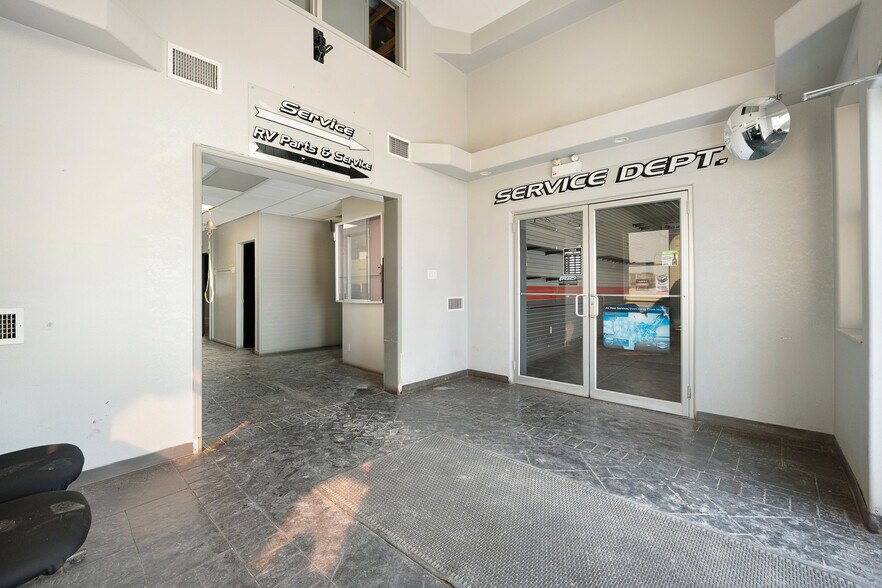 More Photos Of 20600 Hwy 2, Tilbury Auto Dealership For Sale