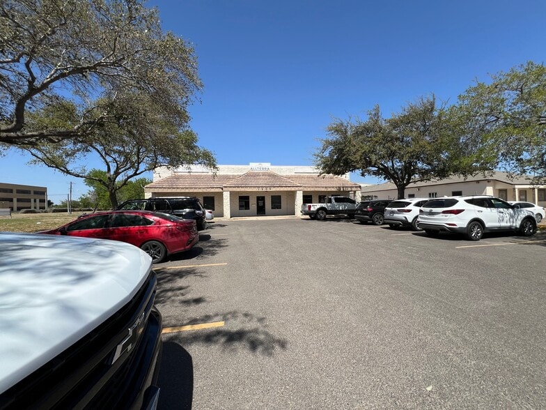 More Photos Of 1209 E Jasmine Ave, McAllen Warehouse For Lease