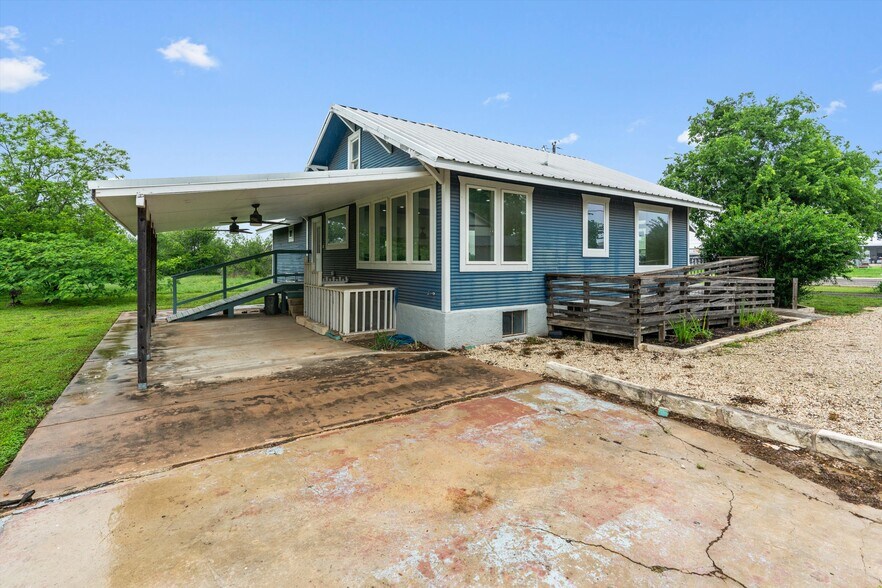 More Photos Of 2023 Main St, Liberty Hill Office For Sale