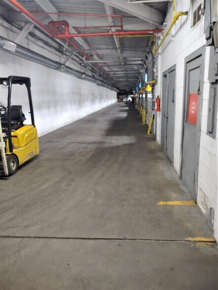 More Photos Of 241 Park Ave, East Hartford Refrigeration Cold Storage For Lease