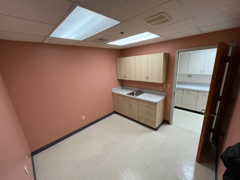 More Photos Of 42 Locust Ave, Wallington Medical For Lease