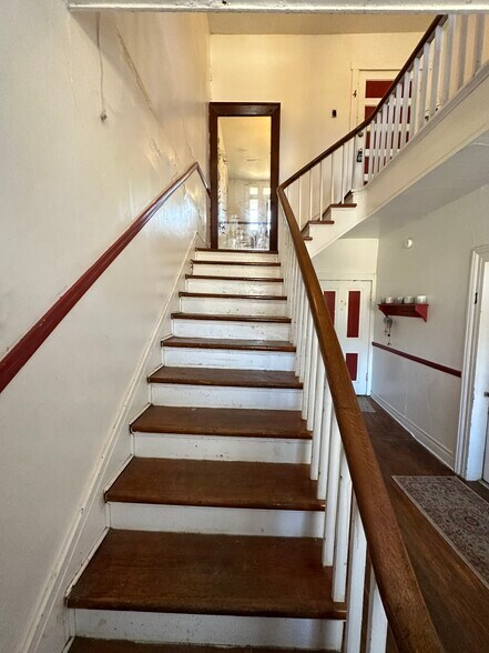 More Photos Of 579 Botetourt Rd, Fincastle Apartments For Sale