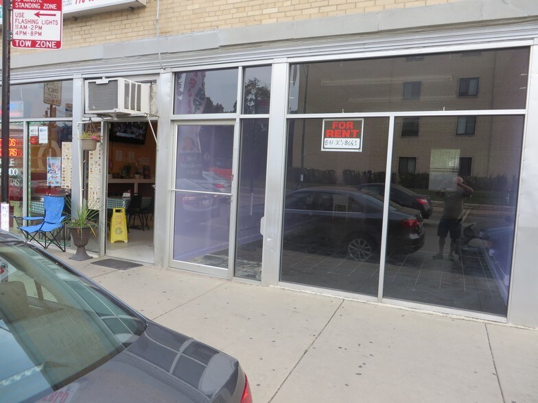 More Photos Of 2101-2117 W Touhy Ave, Chicago Storefront For Lease