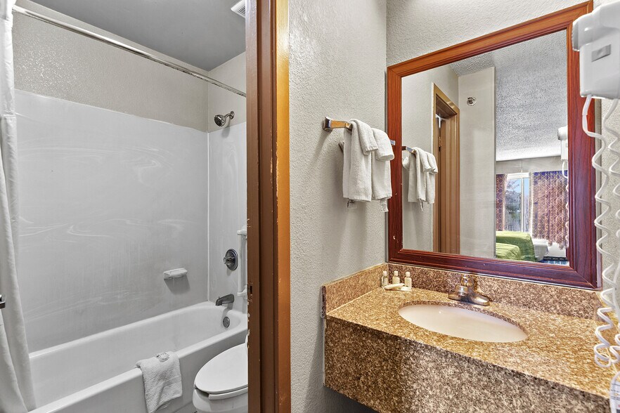 More Photos Of 155 Vulcan Rd, Birmingham Hotel For Sale