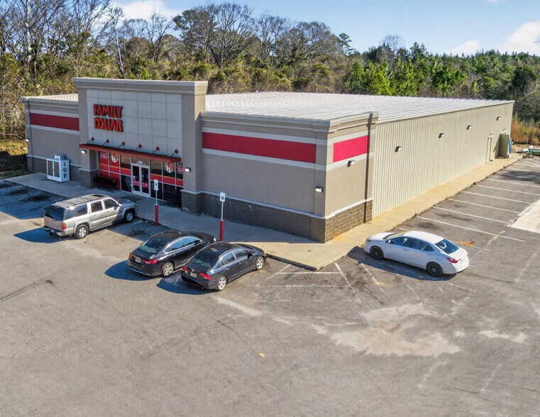 More Photos Of 17824 Montgomery Hwy, Highland Home Freestanding For Sale