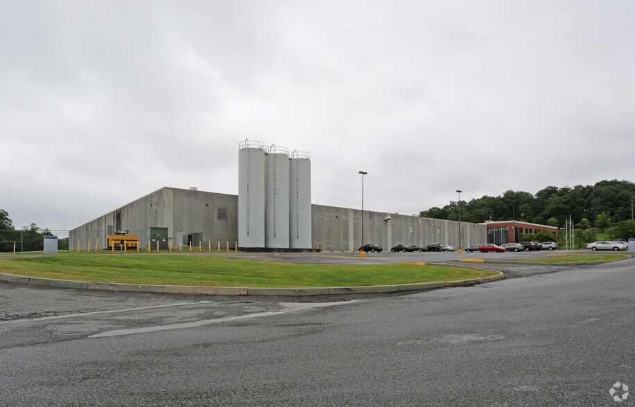 More Photos Of 1 Vapor Trl, Hudson Industrial For Sale