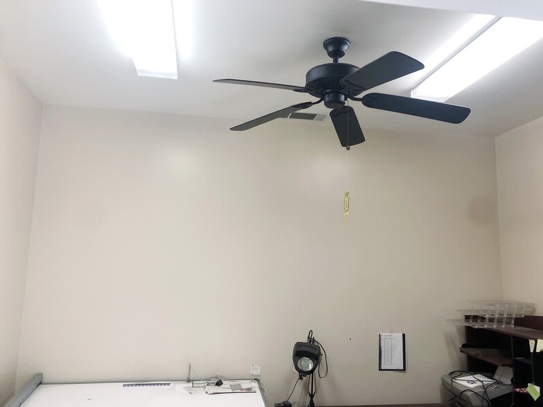 More Photos Of 5230 E 12th St, Oakland Warehouse For Sale