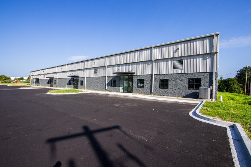More Photos Of 181 Newland Rd, Columbia Warehouse For Lease