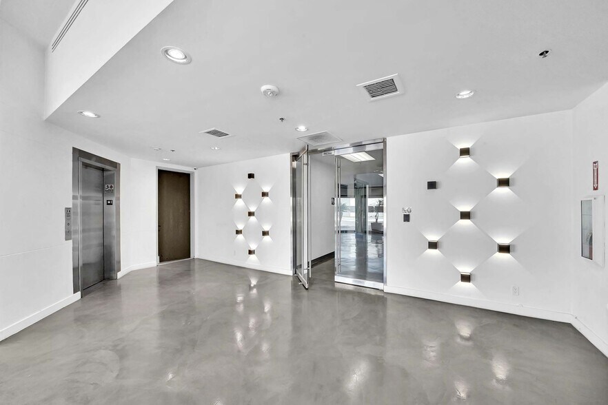 More Photos Of 1600 Sunflower Ave, Costa Mesa Office For Lease