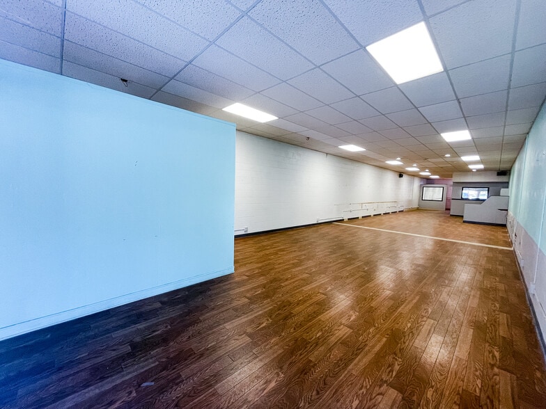 More Photos Of 100 N Ashwood Ave, Ventura General Retail For Sale