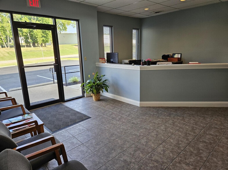 More Photos Of 10855 Indeco Dr, Cincinnati Office For Sale