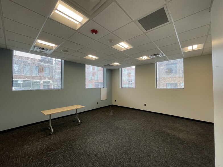 More Photos Of 1720 Wyandotte St, Kansas City Office For Lease
