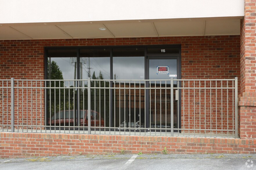 More Photos Of 9876 Main St, Woodstock Flex For Sale
