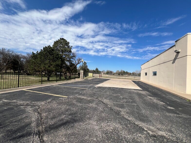 More Photos Of 10646 W Central, Wichita General Retail For Lease