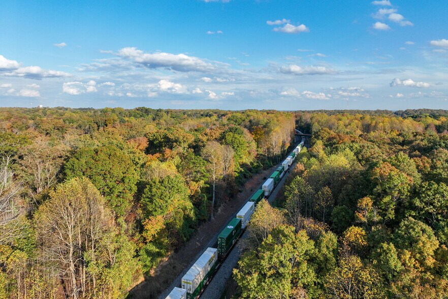 More Photos Of 5662 Cemetery Rd, Lula Land For Lease