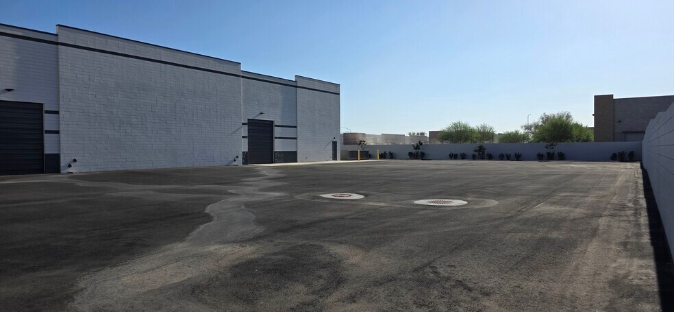 More Photos Of 8817 E Pecos Rd, Mesa Warehouse For Lease