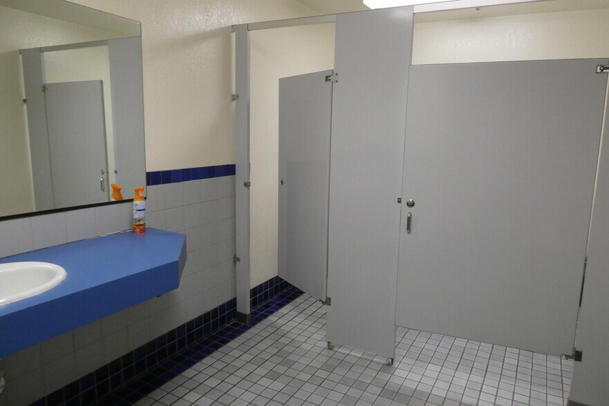 More Photos Of 6100-6120 San Fernando Rd, Glendale Office For Sale