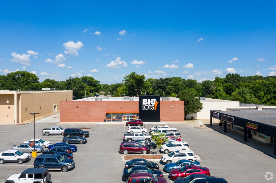 More Photos Of 564 SE Washington Blvd, Bartlesville Freestanding For Lease