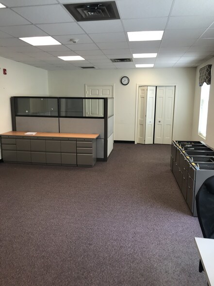 More Photos Of 1161 Main St, Holden Office For Sale
