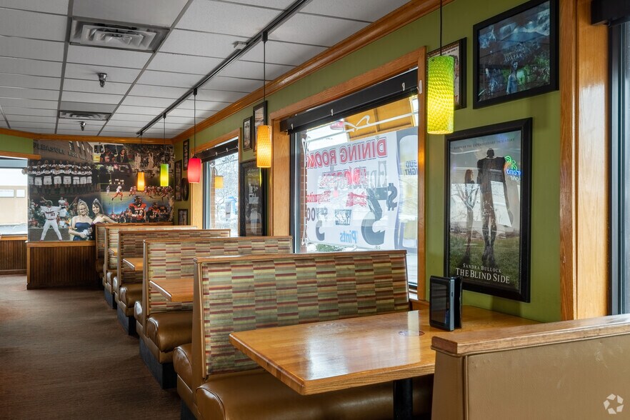More Photos Of 4717 Dixie Hwy, Louisville Restaurant For Lease