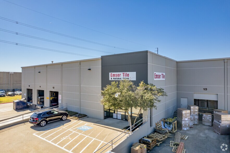 Primary Photo Of 2315 Rutland Dr, Austin Warehouse For Lease