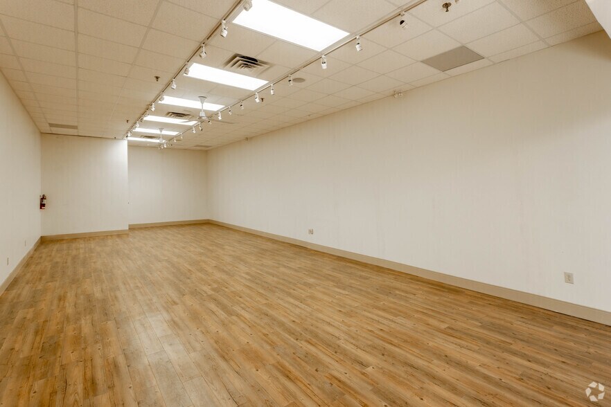 More Photos Of 1431-1527 Rebecca St, Oakville Unknown For Sale