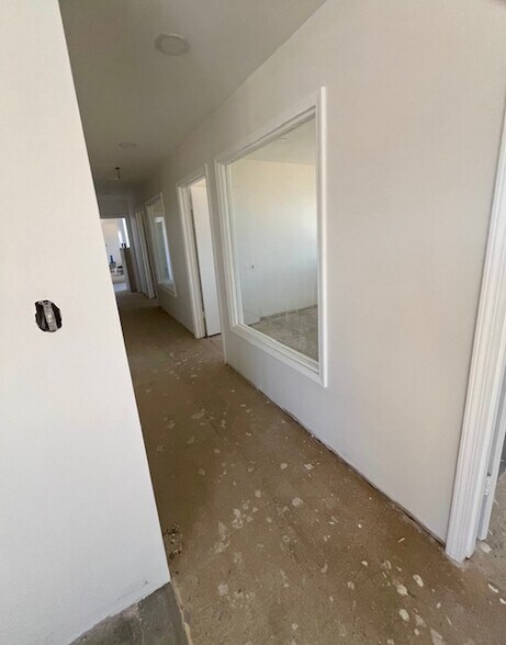 More Photos Of 1270 E Riverside St, Shafter Service For Sale