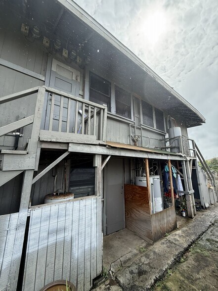 More Photos Of 946 Winant St, Honolulu Apartments For Sale