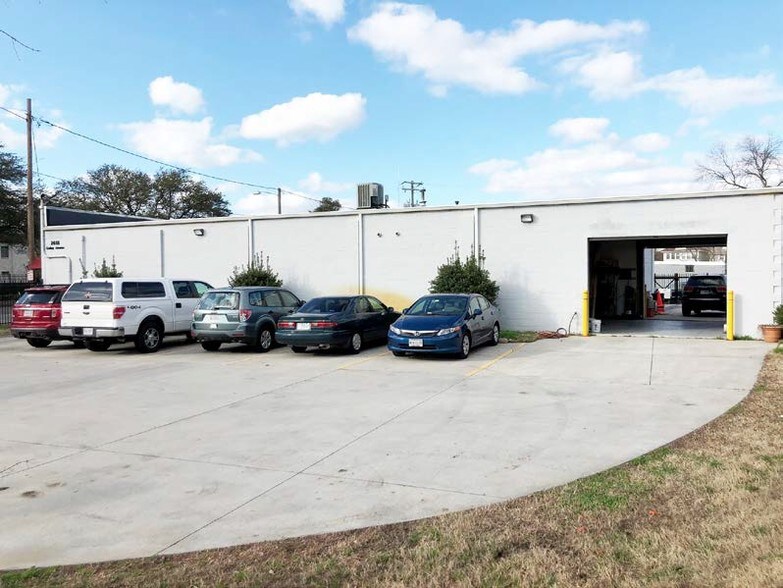 More Photos Of 2618 Colley Ave, Norfolk Showroom For Sale