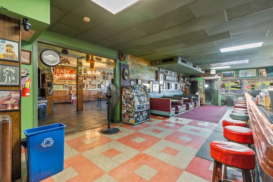 More Photos Of 2525 S Jefferson Ave, Saint Louis General Retail For Sale