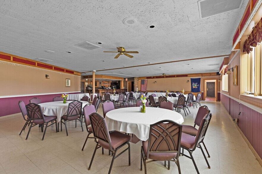 More Photos Of 24 S First St, Fulton Restaurant For Sale