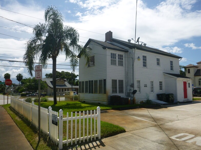 More Photos Of 429 N Ridgewood Ave, Daytona Beach Office For Sale