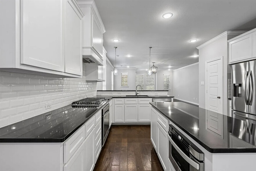 More Photos Of 2611 McCart Ave, Fort Worth Apartments For Sale