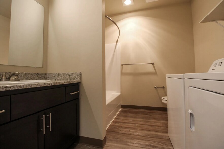 More Photos Of 1330 Mildred Ln SE, Salem Apartments For Sale