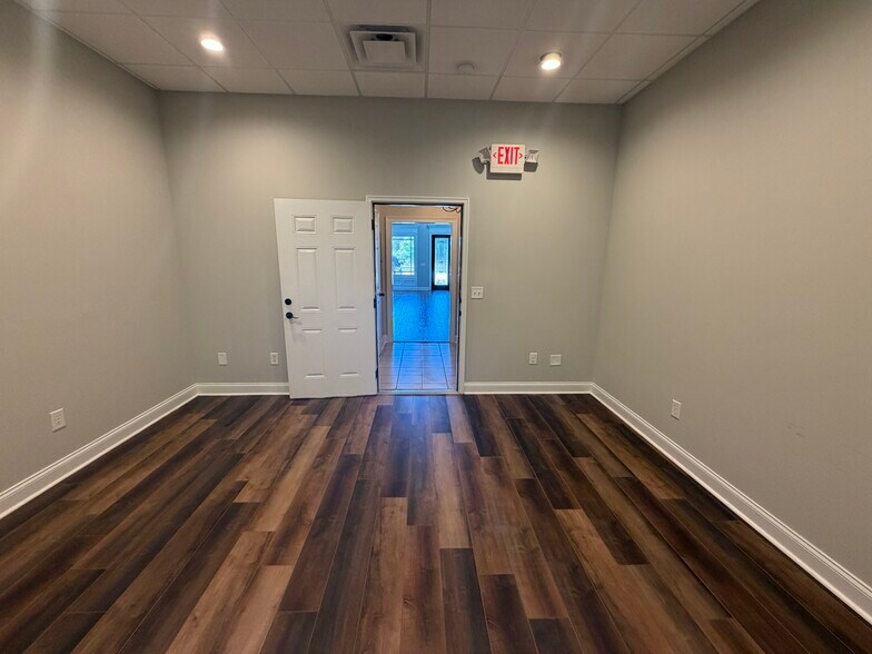 More Photos Of 3520 US Highway 41 N, Byron General Retail For Lease