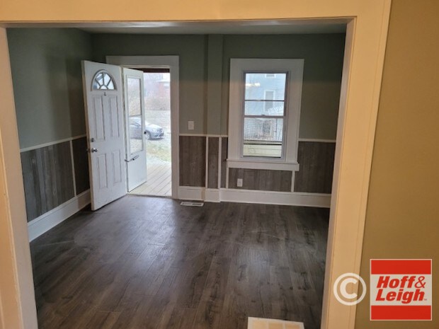 More Photos Of 316 Main St, Wadsworth Specialty For Sale