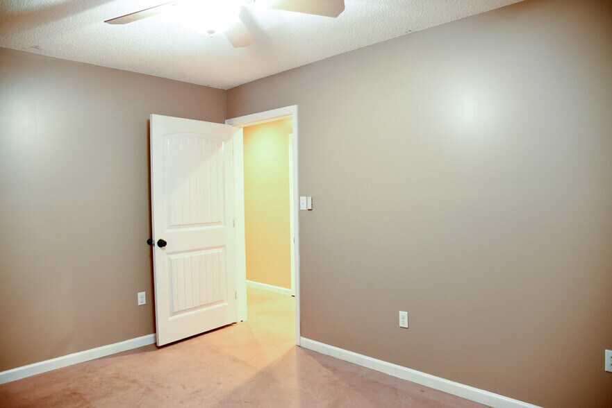 More Photos Of 101 E Byrd Rd, Hartselle Office For Lease