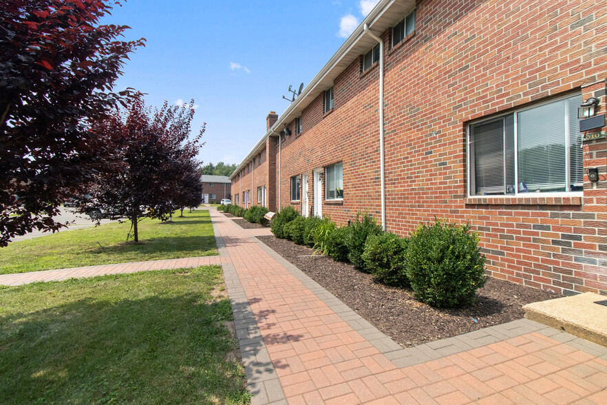 Primary Photo Of 12 Balaban Rd, Colchester Apartments For Sale