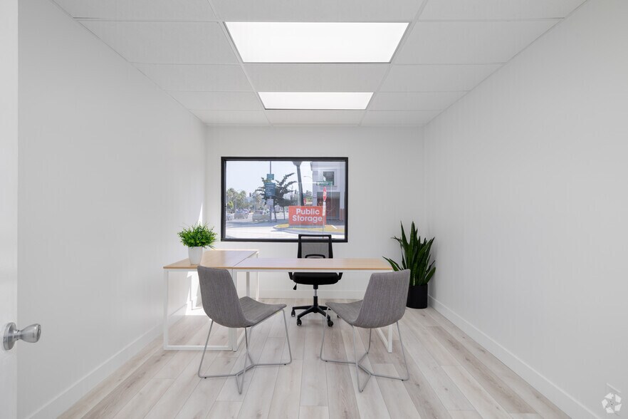 More Photos Of 11520 Jefferson Blvd, Culver City Light Distribution For Sale