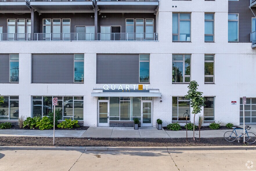 More Photos Of 211 W Mineral St, Milwaukee Apartments For Lease