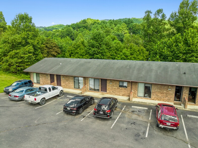 More Photos Of 179 Mountain Site Dr, Mountain City Apartments For Sale