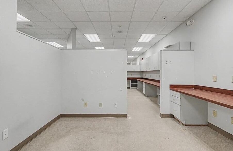 More Photos Of 127 Hay St, Fayetteville Storefront For Sale