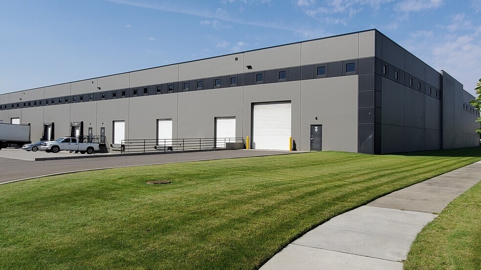 More Photos Of 711 S Clearwater Loop, Post Falls Manufacturing For Lease