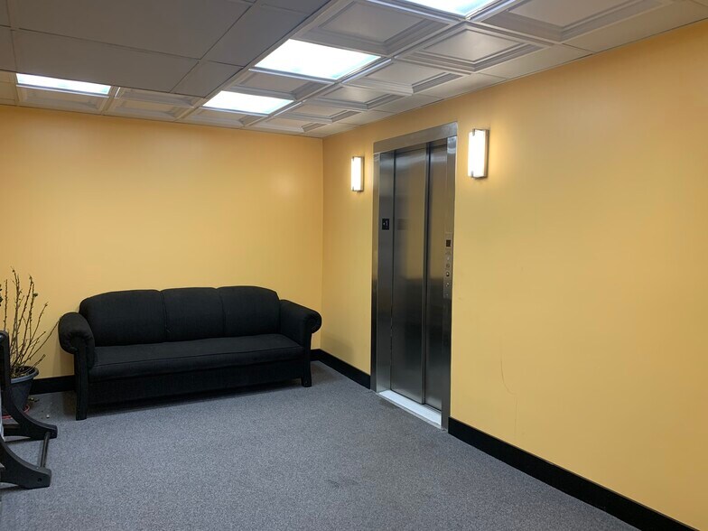 More Photos Of 350 Northern Blvd, Great Neck Office For Lease