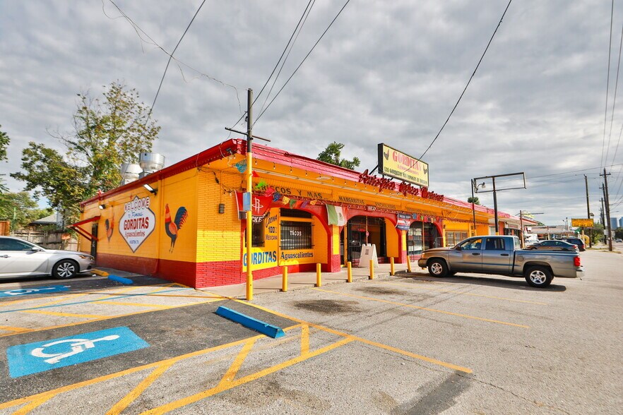 More Photos Of 3806 Irvington Blvd, Houston Freestanding For Sale