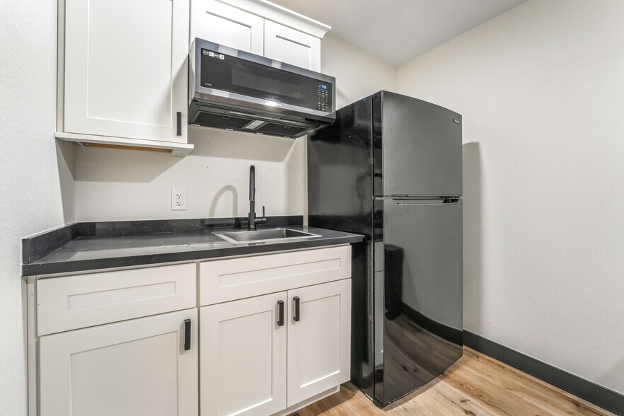 More Photos Of 3329 S Eastern Ave, Las Vegas Office For Sale