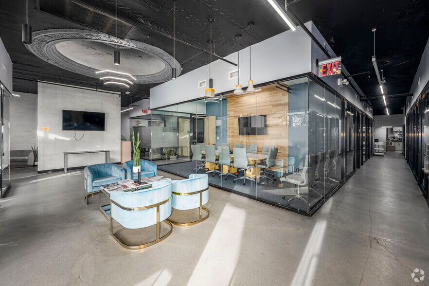 More Photos Of 975A E 13th St, Brooklyn Storefront Retail Office For Lease