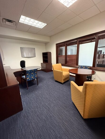 More Photos Of 276 East Bay St, Charleston Storefront Retail Office For Lease