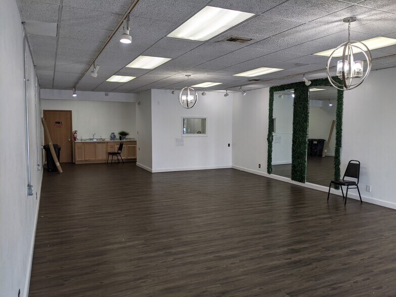 More Photos Of 6500 W Main St, Belleville Coworking Space